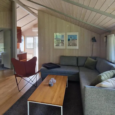 Casa de Férias In With Sauna Ålbæk